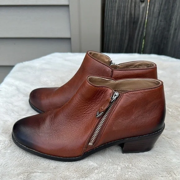 Vionic Shoes Vionic Brown Ankle Boots With Side Zipper And Low